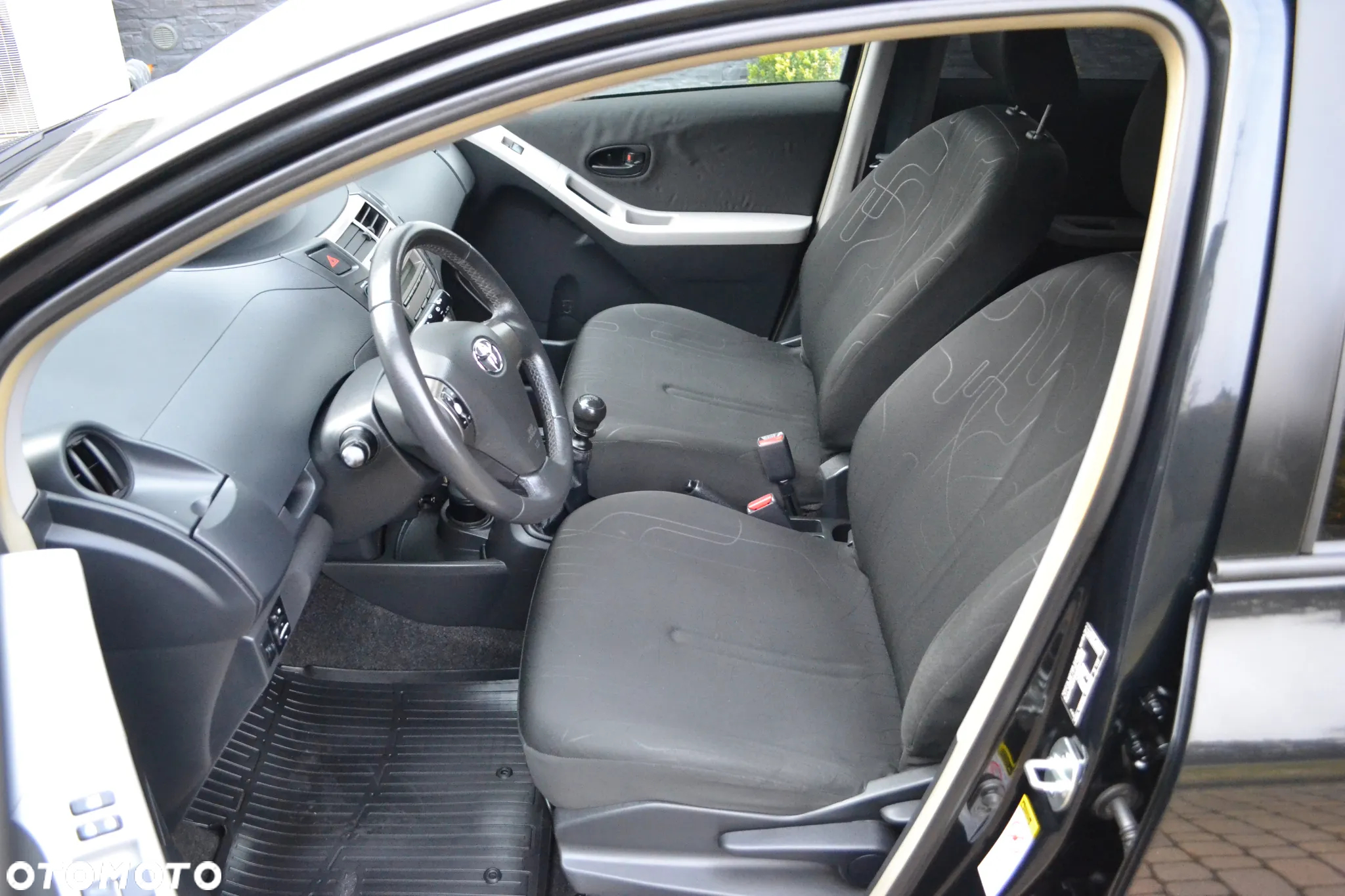 Toyota Yaris 1.33 Sol - 8