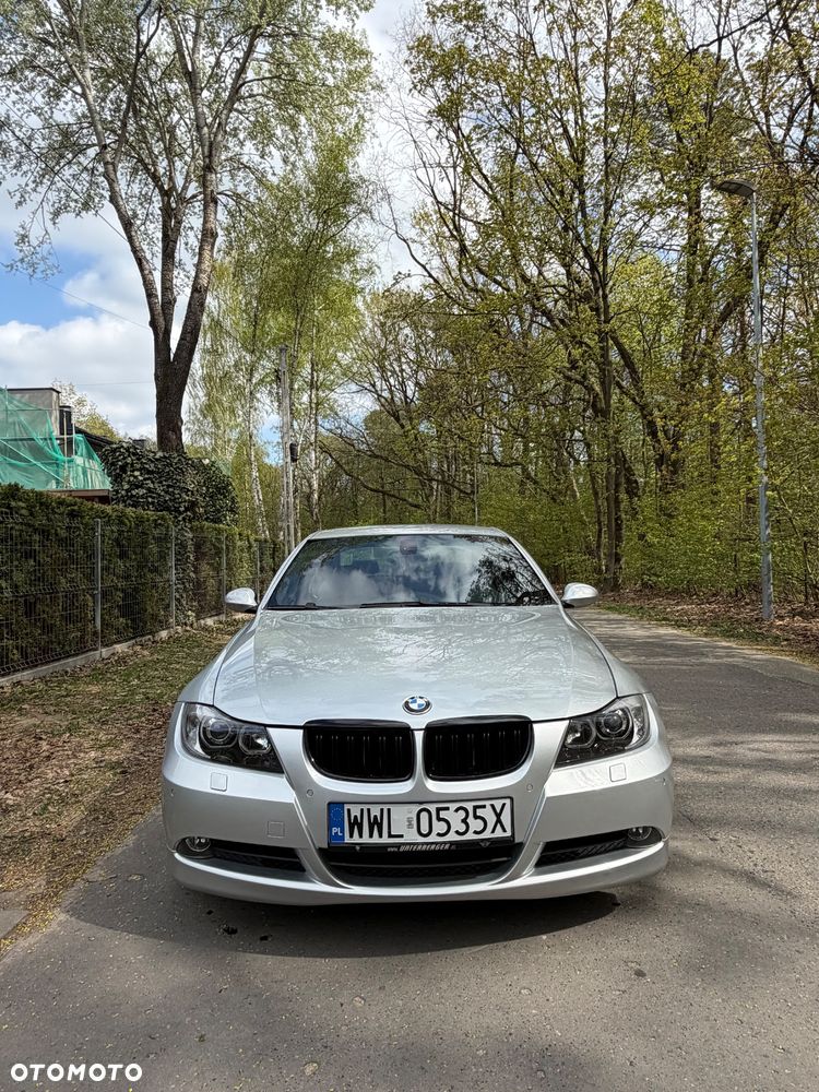 BMW Seria 3 325i - 1