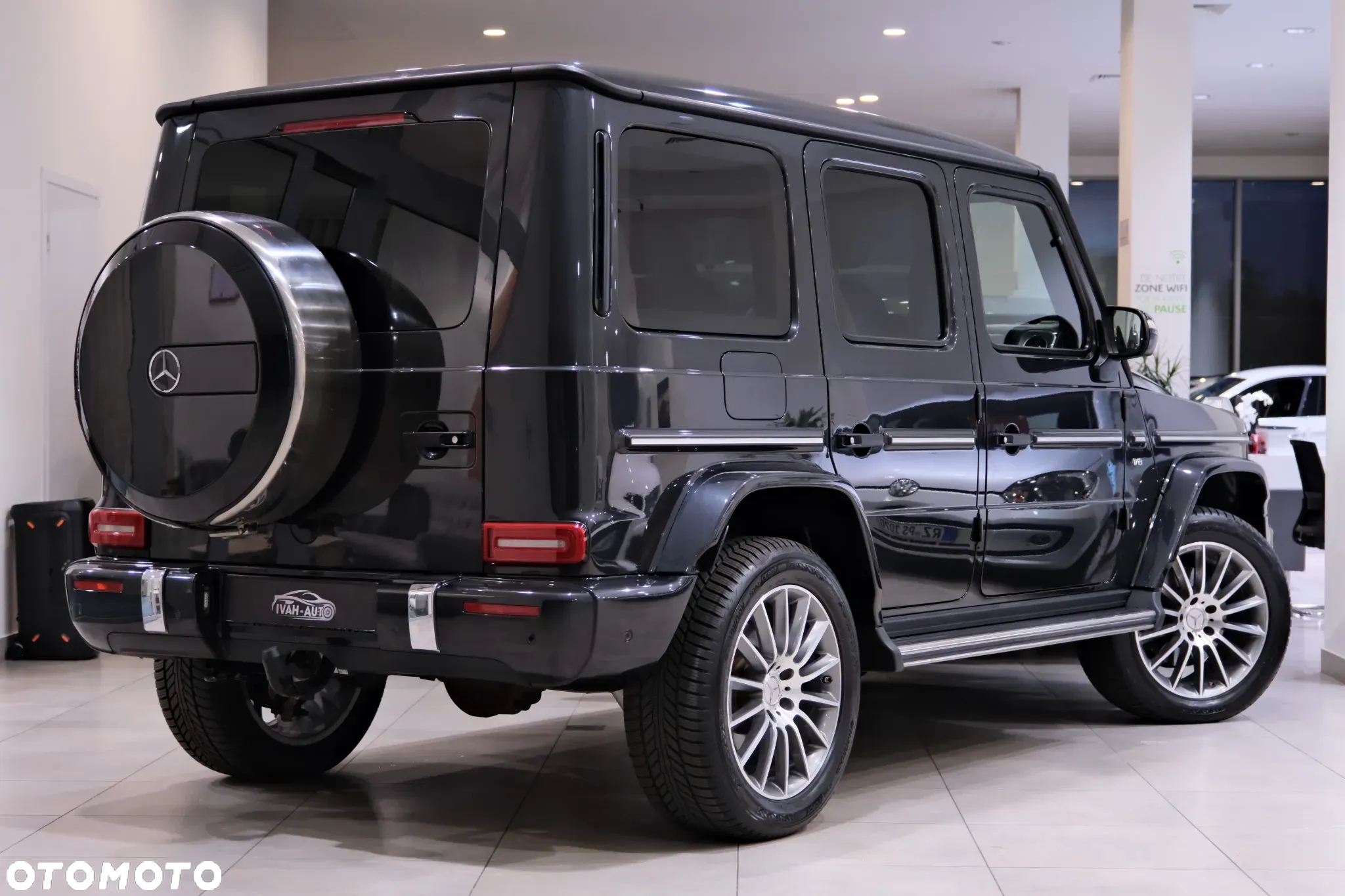 Mercedes-Benz Klasa G 500 9G-TRONIC Exclusive - 8