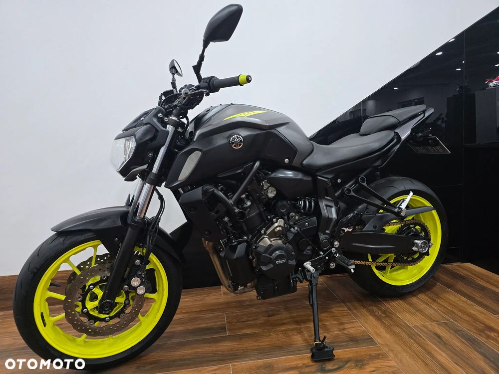 Yamaha MT - 6