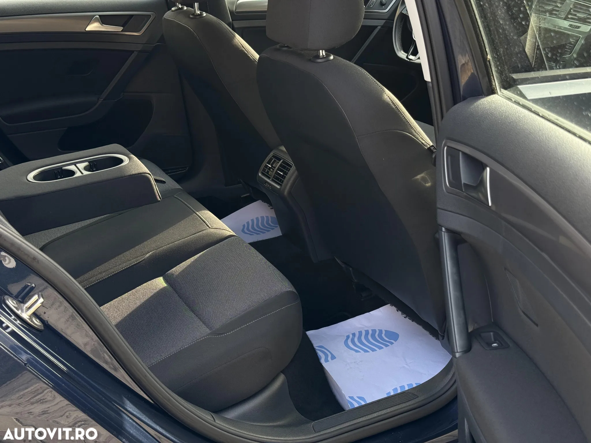 Volkswagen Golf 1.6 TDI DPF DSG BlueMotion Technology Trendline - 11
