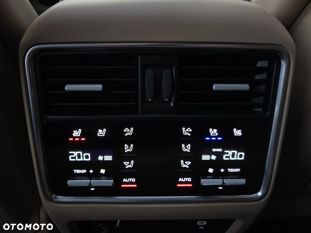 Porsche Cayenne Turbo - 34
