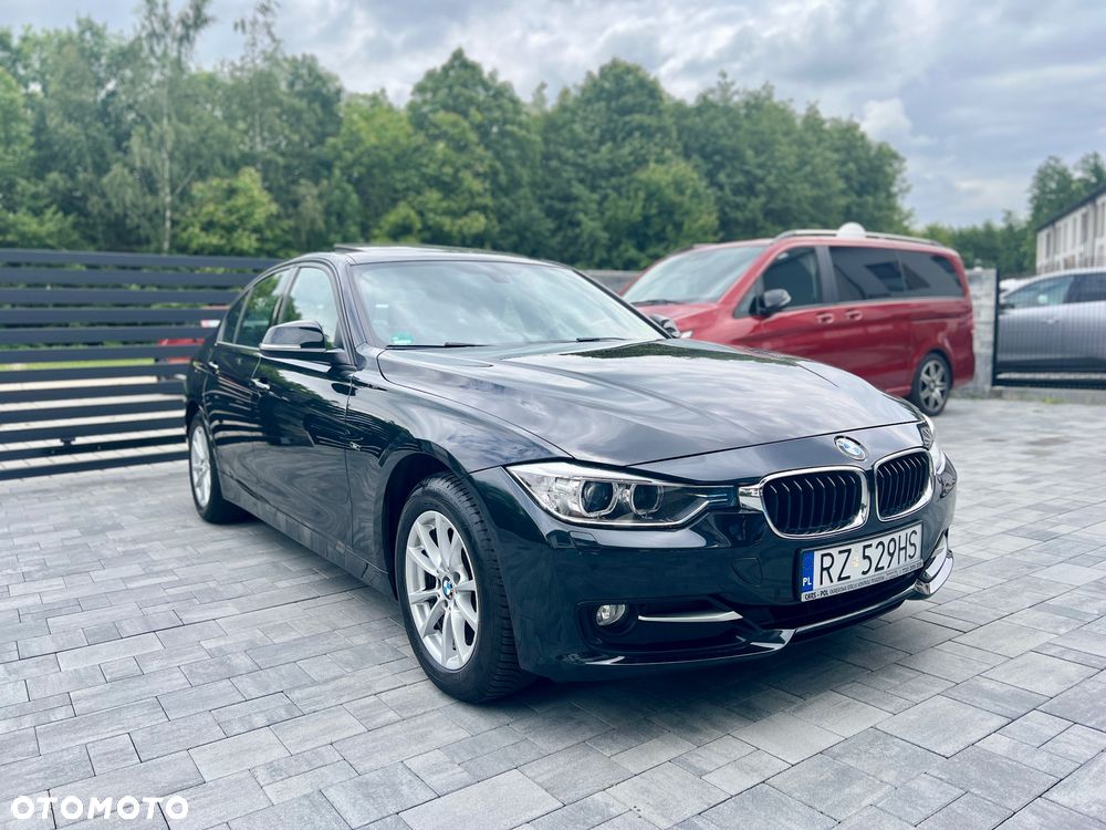BMW Seria 3 318d xDrive Sport Line - 2