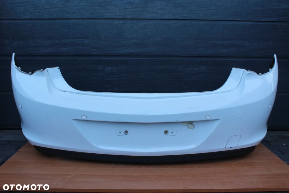 ZDERZAK TYŁ TYLNY OPEL ASTRA J SEDAN Z40R KOMPLETNY - 1