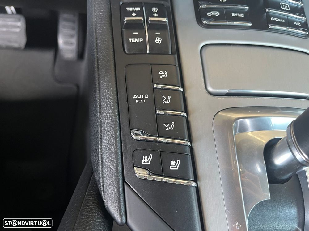 Porsche Cayenne Standard - 34