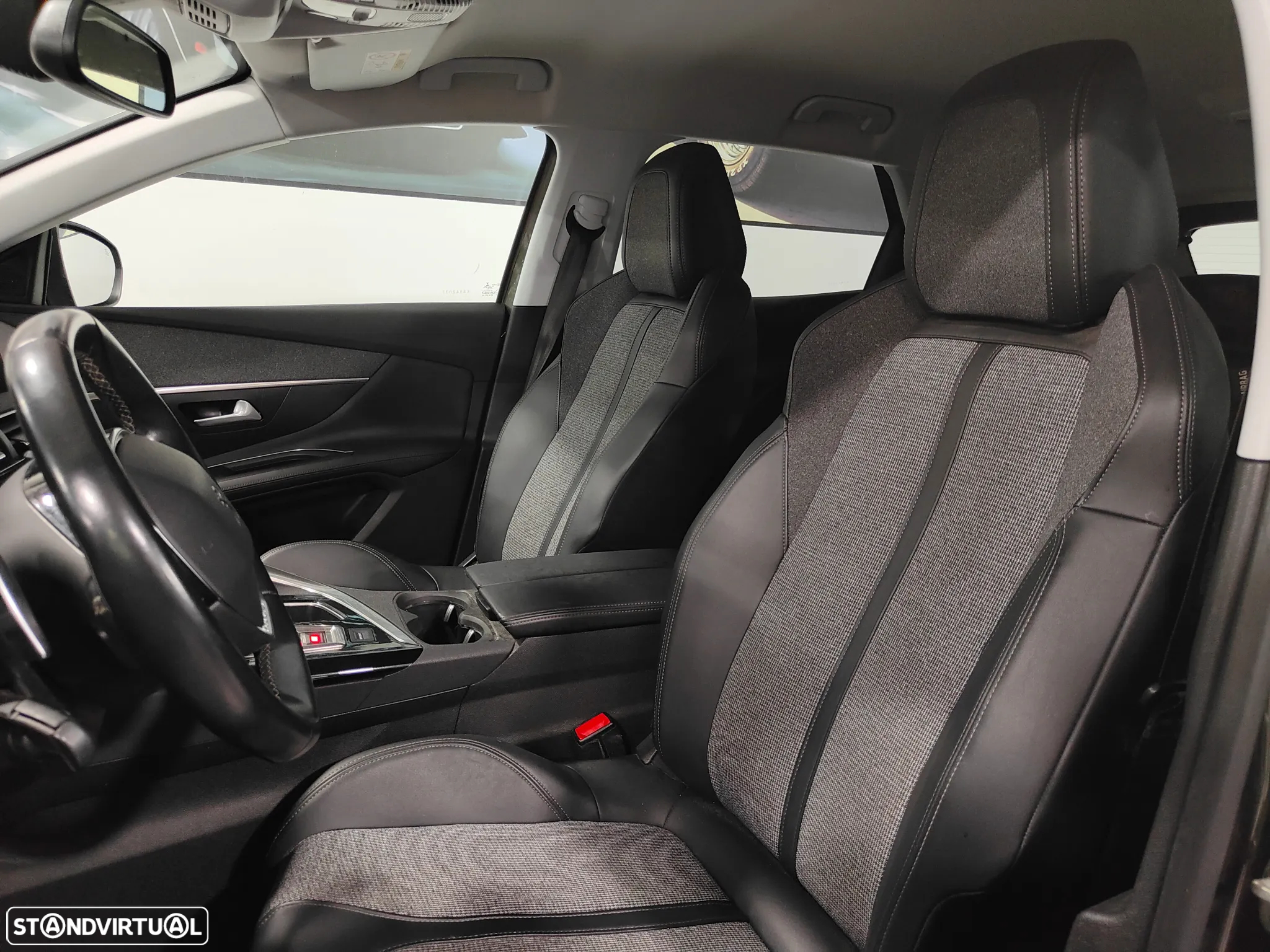 Peugeot 3008 1.2 PureTech Allure EAT8 - 30