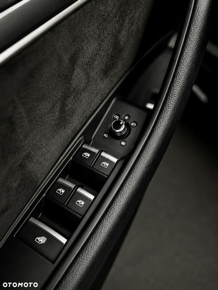 Audi A5 Cabrio 40 TDI S tronic S line - 11