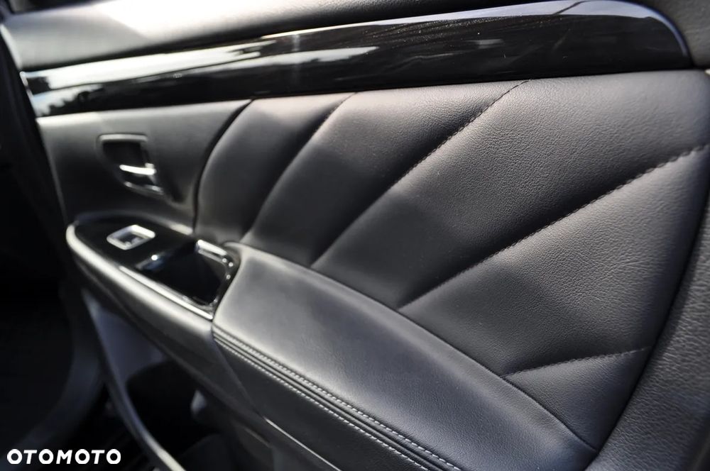 Mitsubishi Outlander - 34