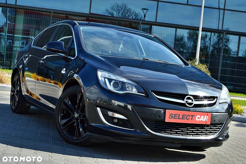 Opel Astra 1.4 T Cosmo - 1