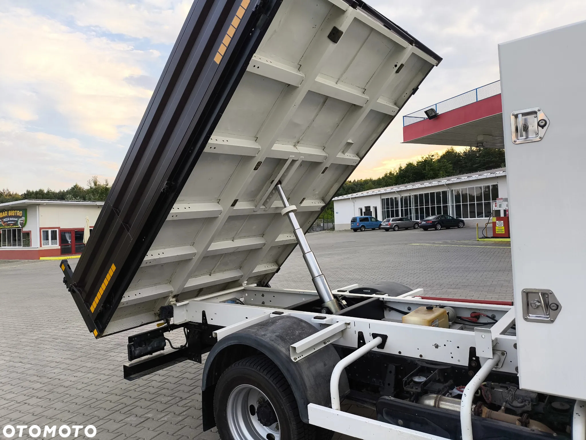 Isuzu N35 - 14