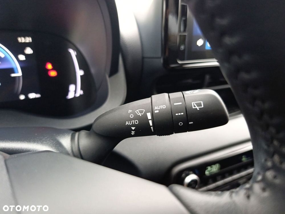 Toyota Yaris Hybrid 1.5 Style - 24