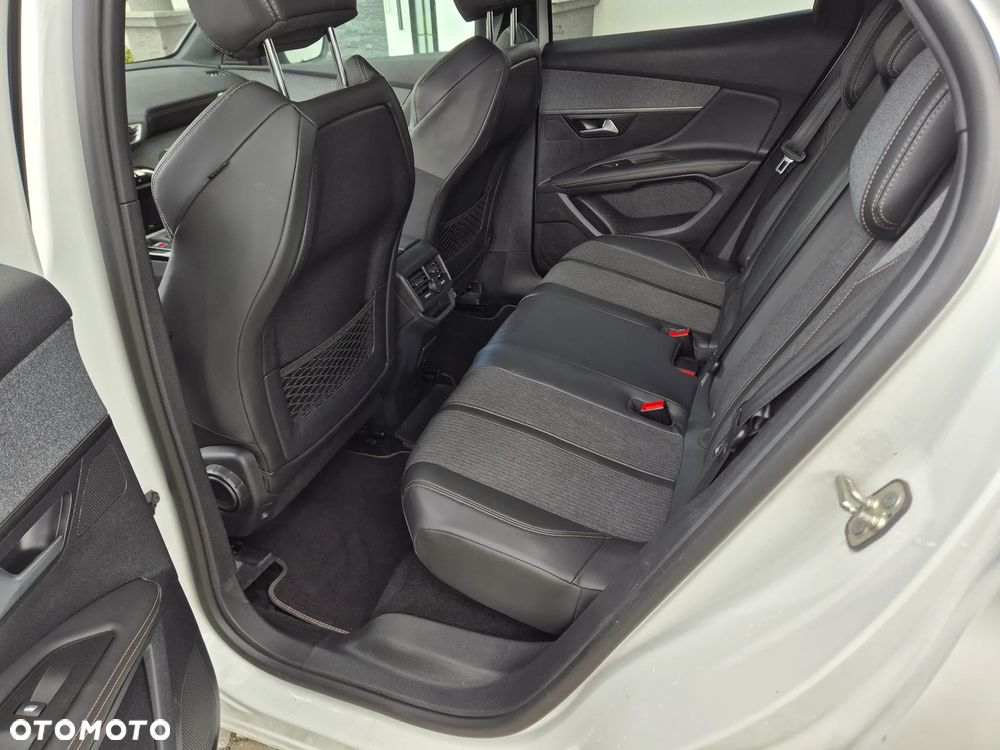 Peugeot 3008 1.6 BlueHDi Style S&S - 22