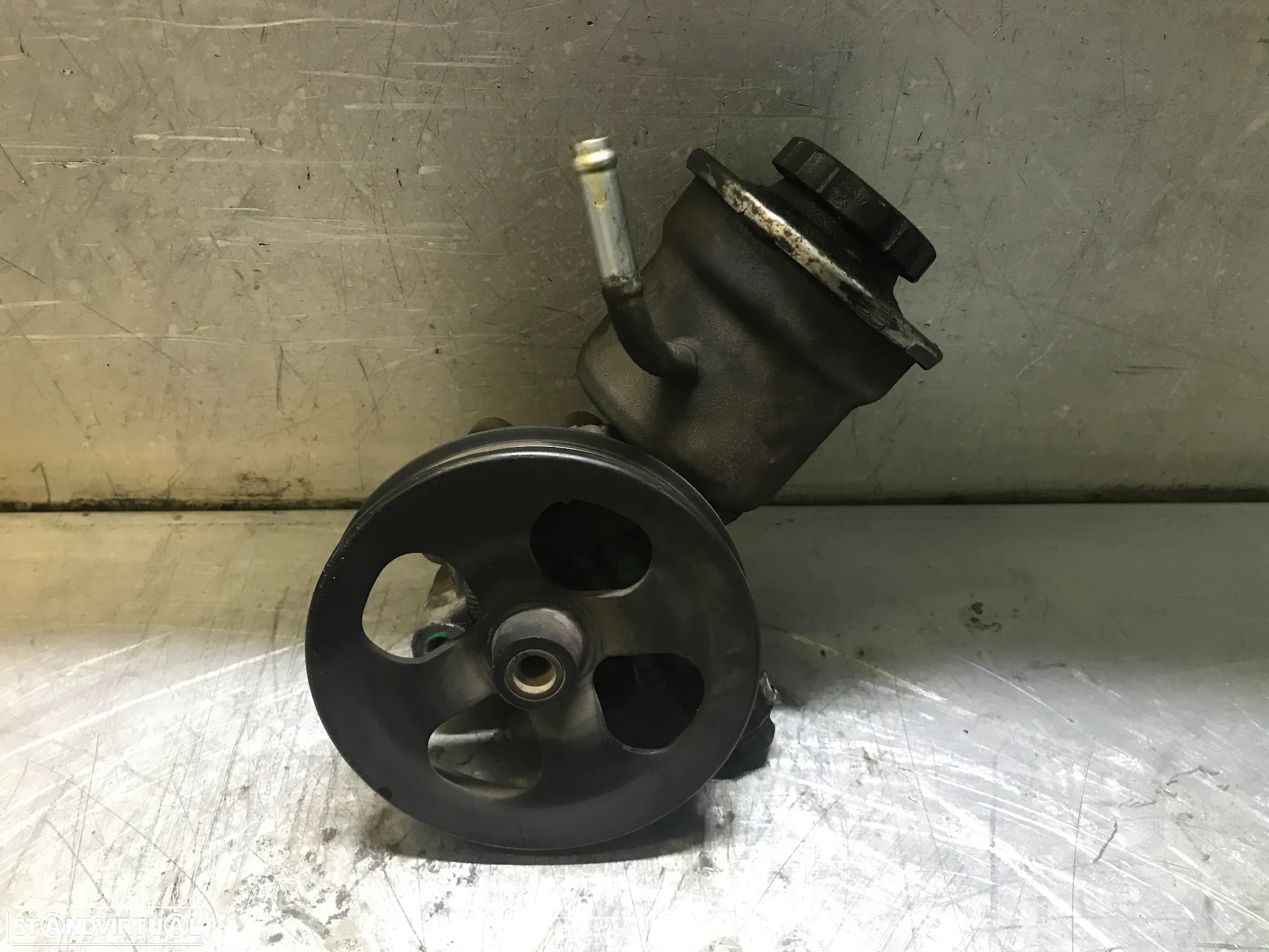 BOMBA DE DIRECÇÃO / DIREÇÃO ASSISTIDA TOYOTA YARIS 1.0VVTI - 4
