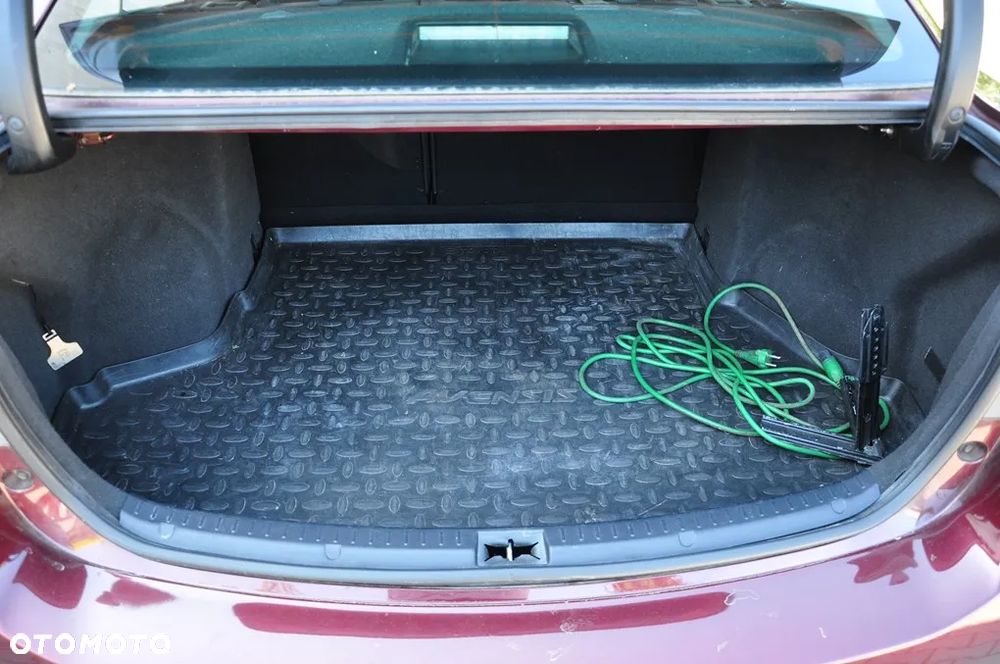 Toyota Avensis 1.6 Active - 29