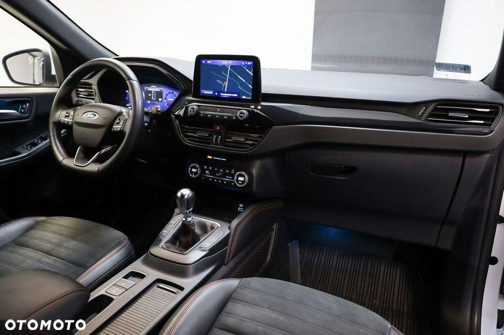Ford Kuga 1.5 EcoBoost ST-LINE - 20