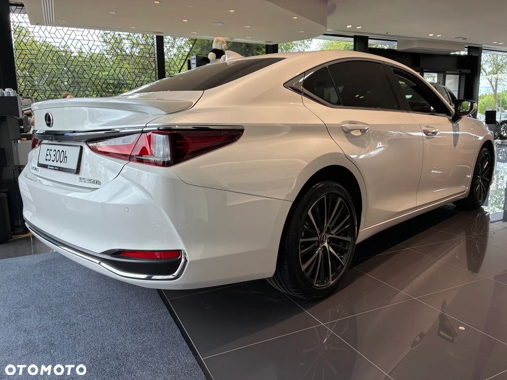 Lexus ES 300h Business Edition - 3