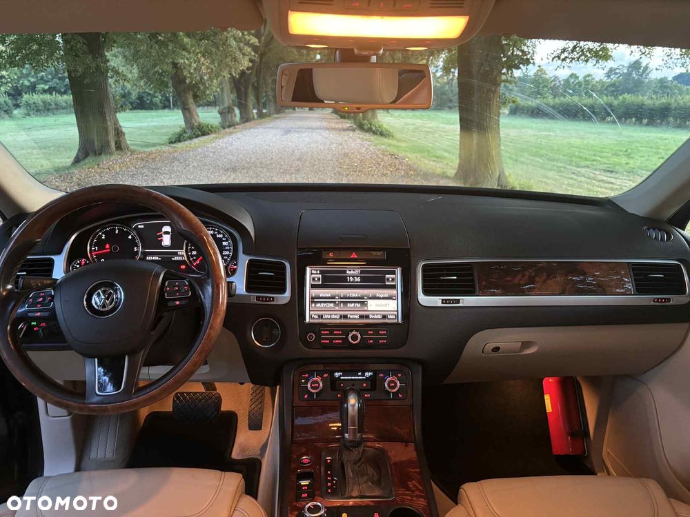 Volkswagen Touareg 3.0 V6 TDI BMT Perfectline - 16