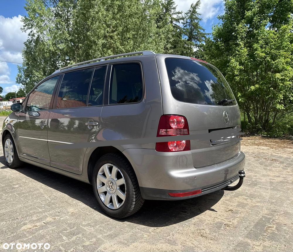 Volkswagen Touran - 2