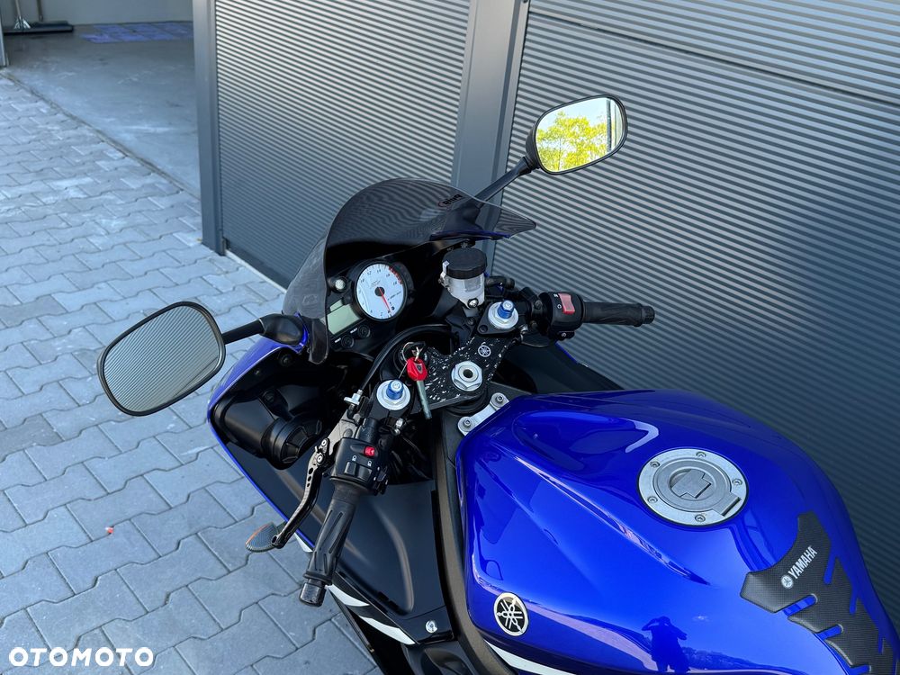 Yamaha R6 - 12