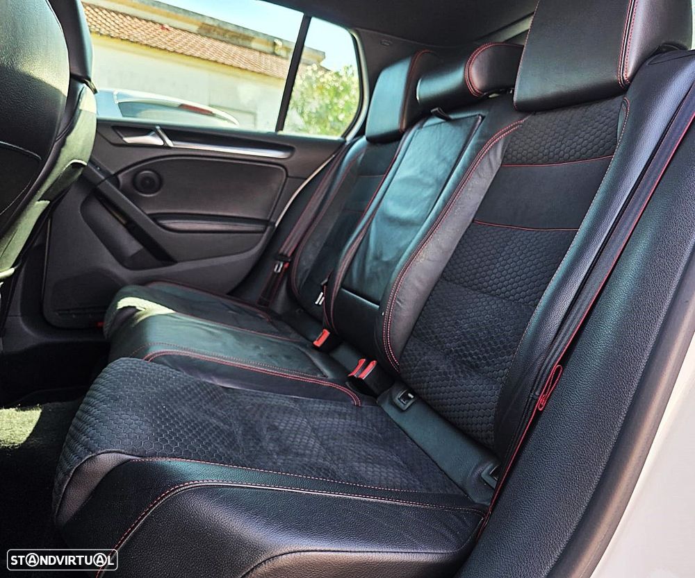 VW Golf 2.0 TSi GTI EDITION 35 DSG - 11
