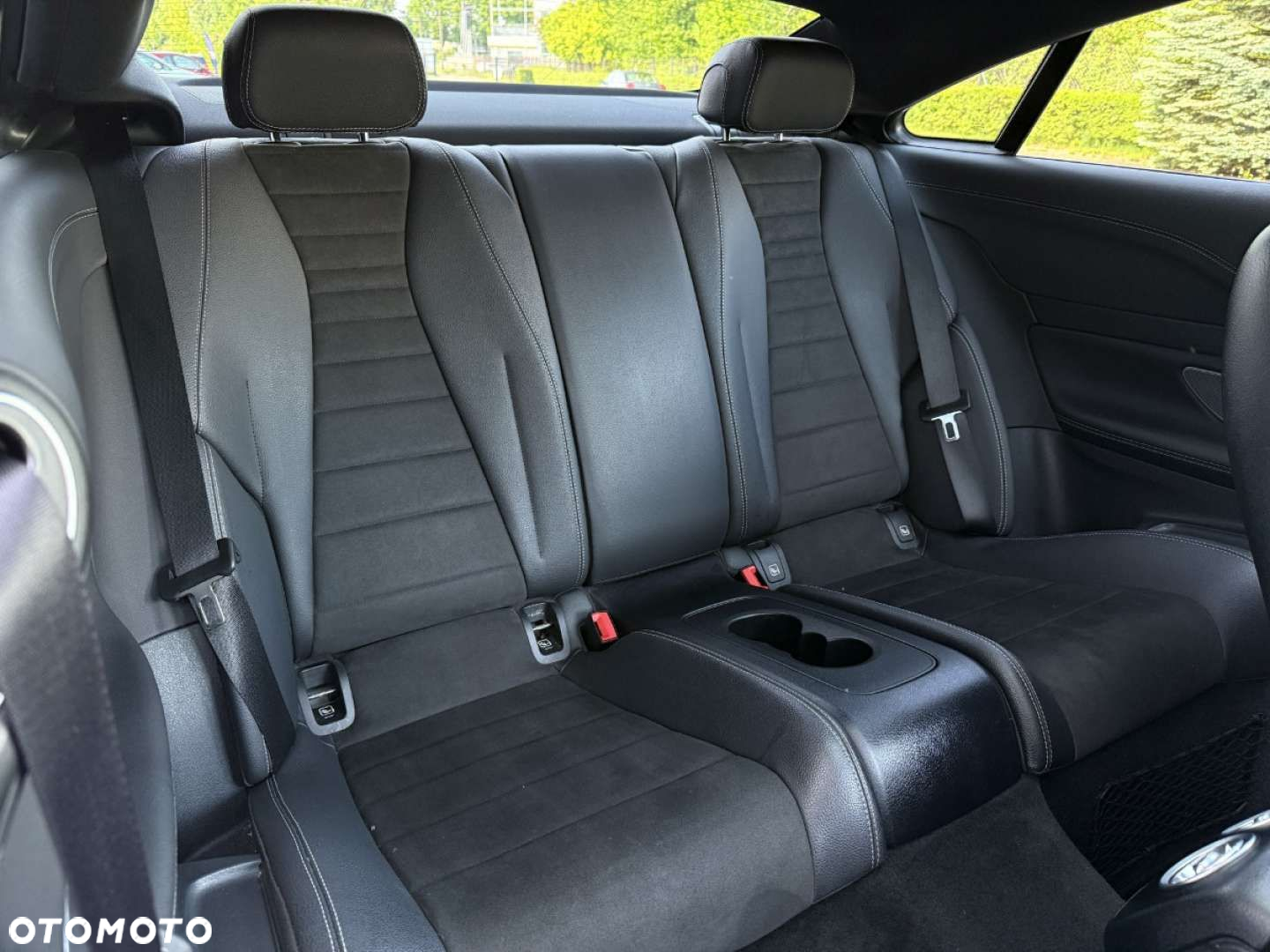 Mercedes-Benz Klasa E 220 d Coupe 9G-TRONIC AMG Line - 33