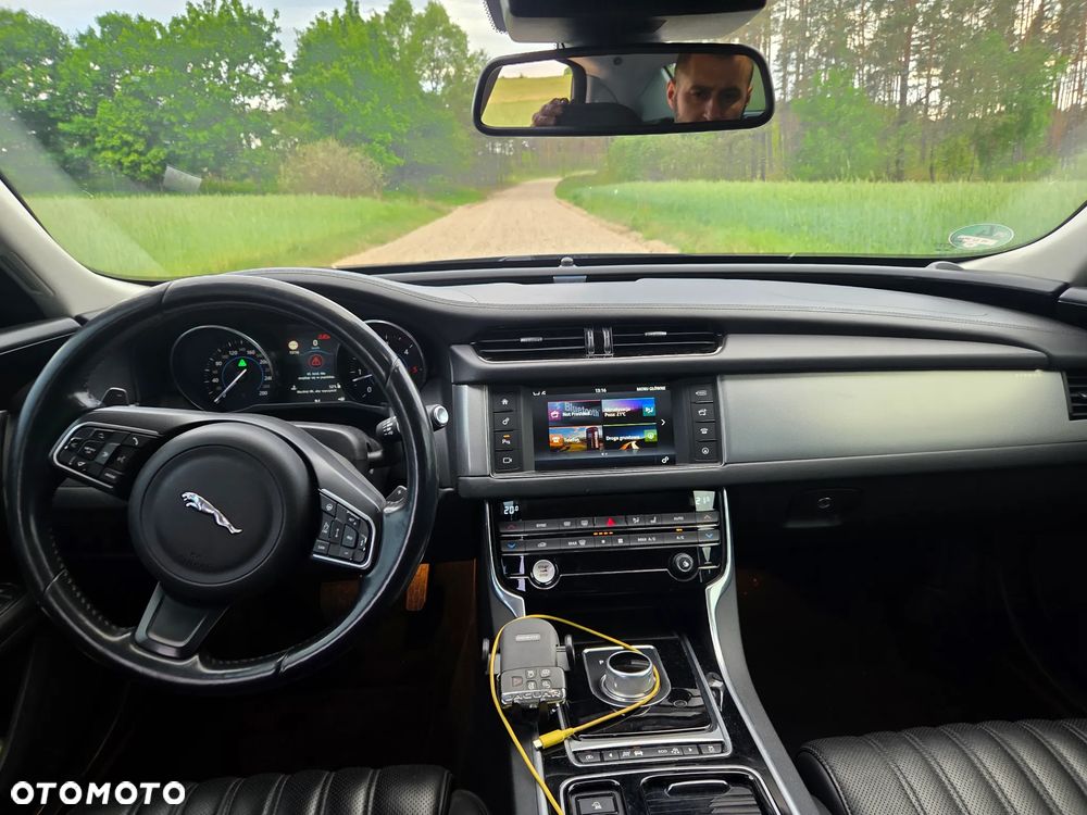 Jaguar XF 3.0 TDV6 300 Sport - 9