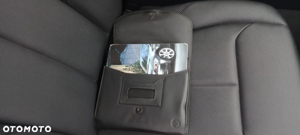 BMW Seria 3 318d DPF Edition Sport - 13