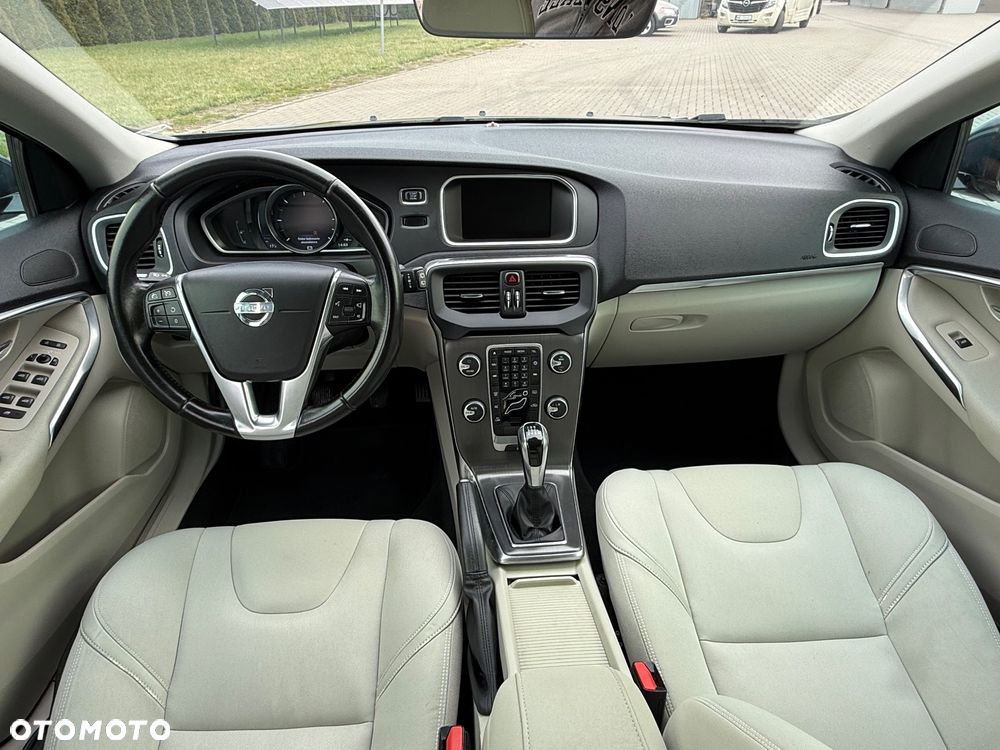 Volvo V40 - 30