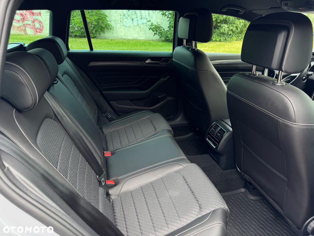 Volkswagen Passat Variant 2.0 TDI SCR Business - 24