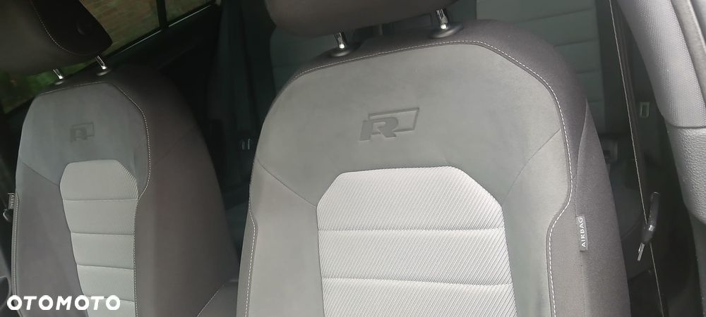 Volkswagen Golf - 31