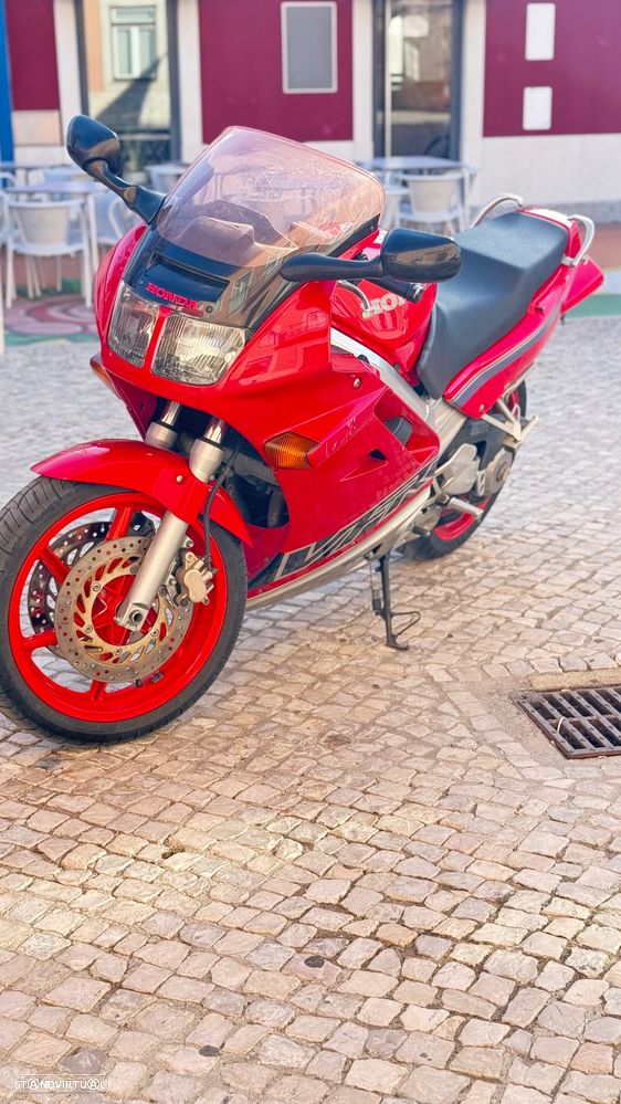 Honda VFR - 9