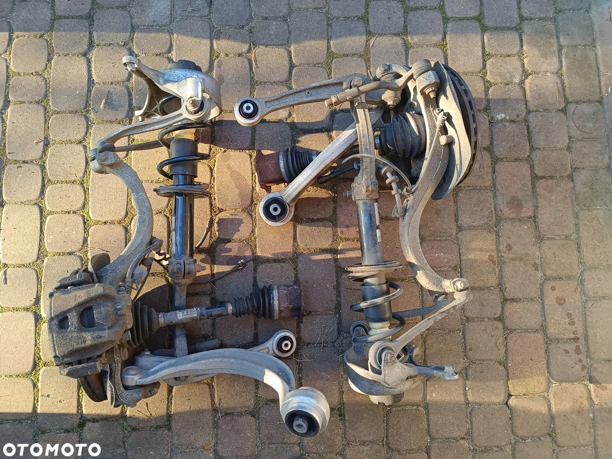Zwrotnica zawieszenie komplet Audi A5 8t A4 b8 - 2