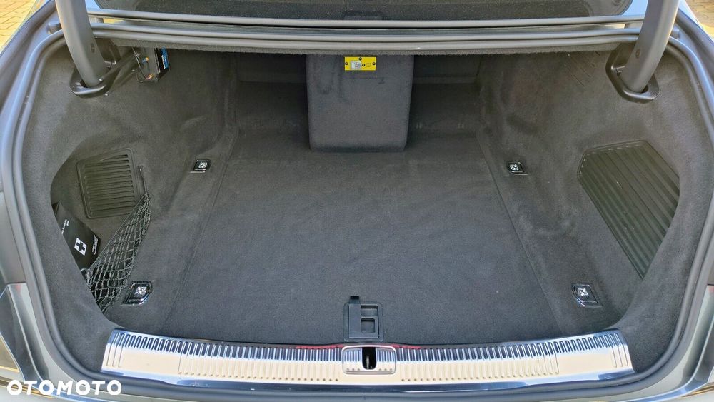 Audi A8 - 12