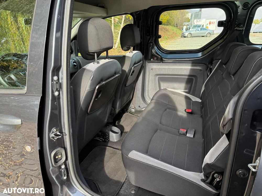 Dacia Dokker SCe 100 Stepway Celebration - 16