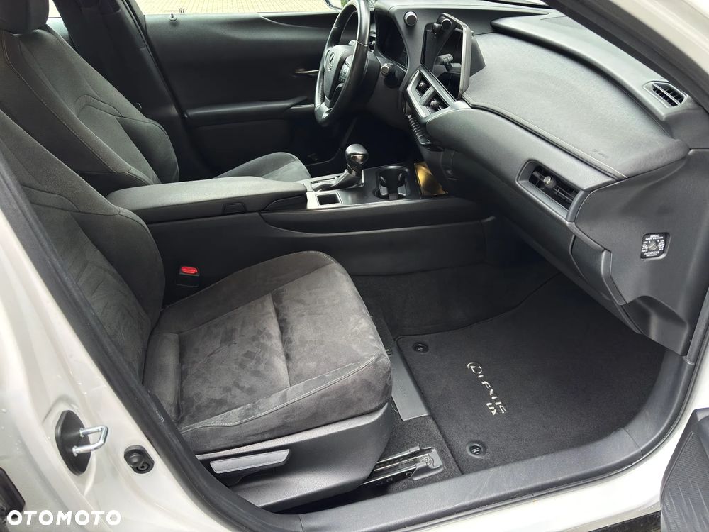 Lexus UX 250h GPF Business 2WD - 15