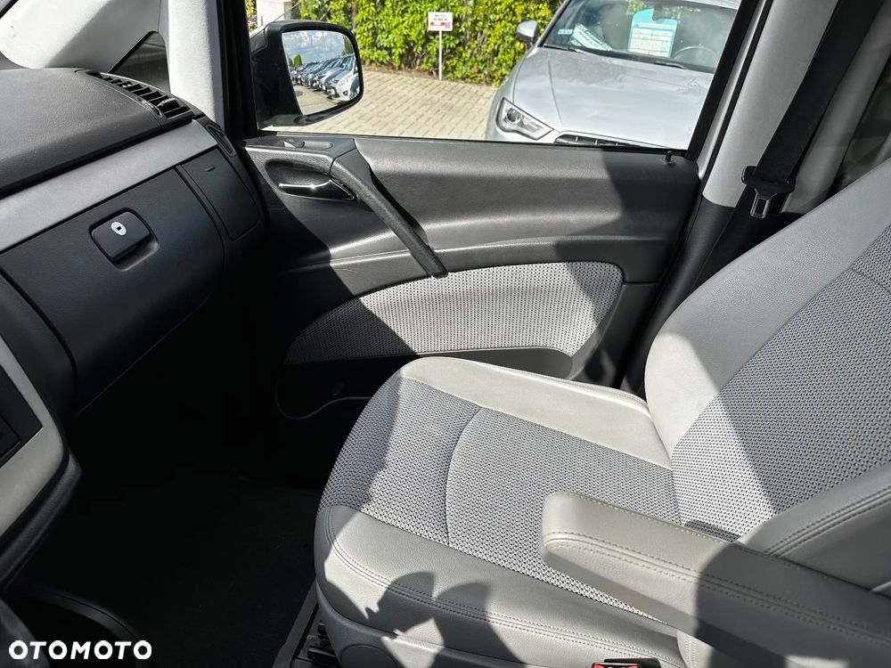 Mercedes-Benz Viano - 11