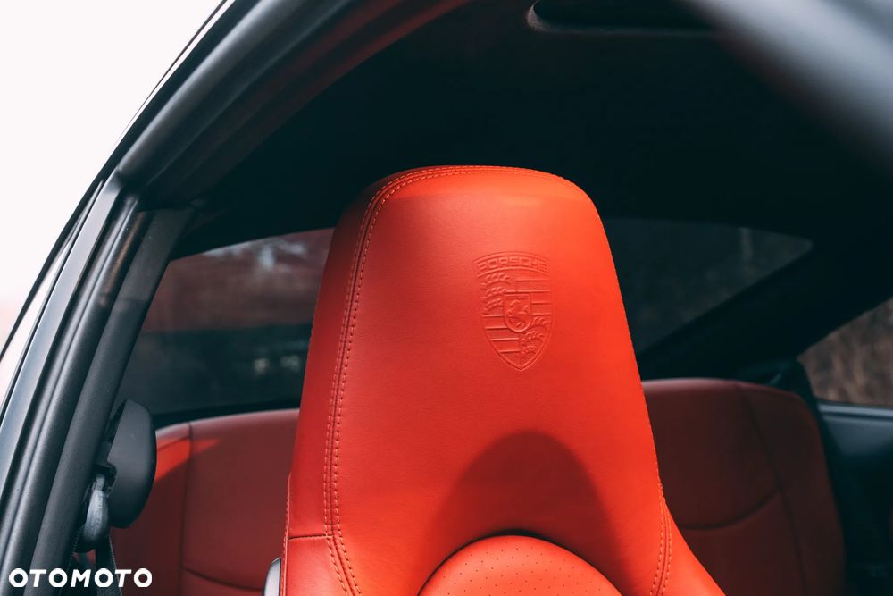 Porsche 911 Carrera 4S PDK - 17