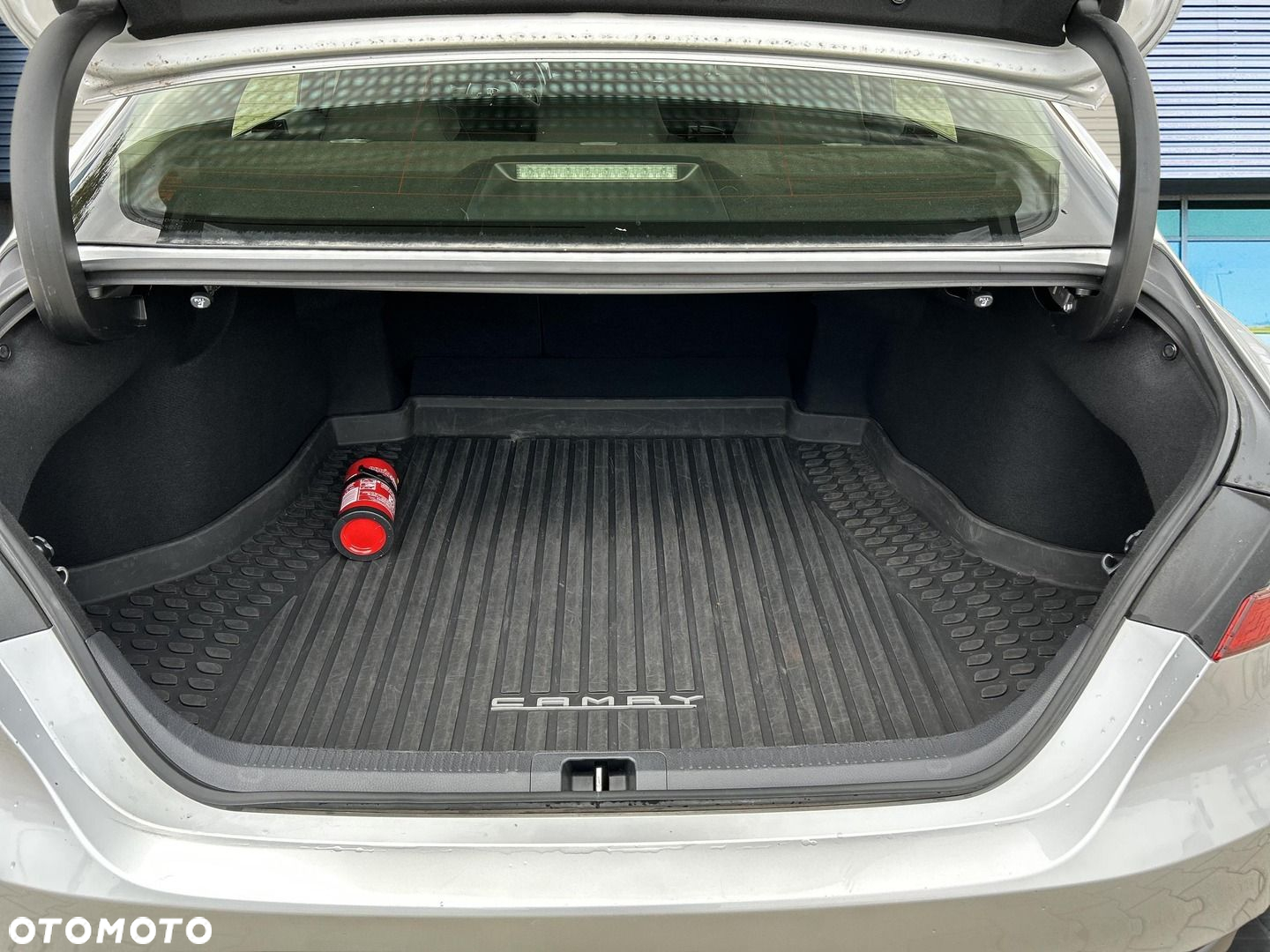Toyota Camry - 10