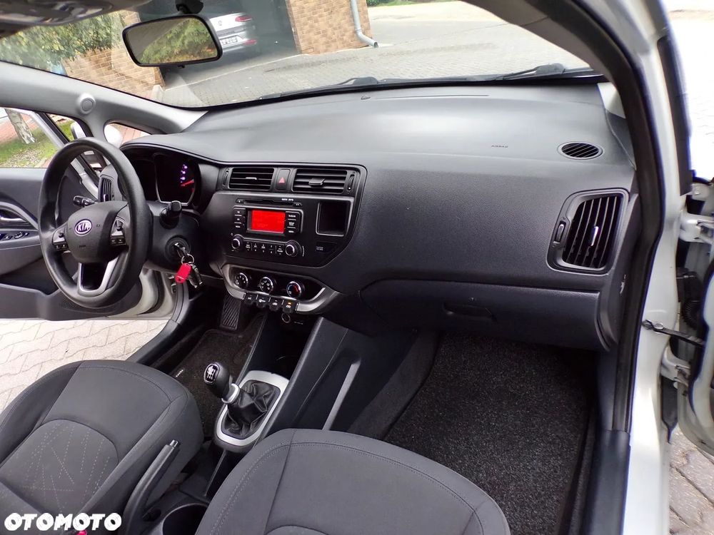 Kia Rio 1.1 CRDI Attract - 17