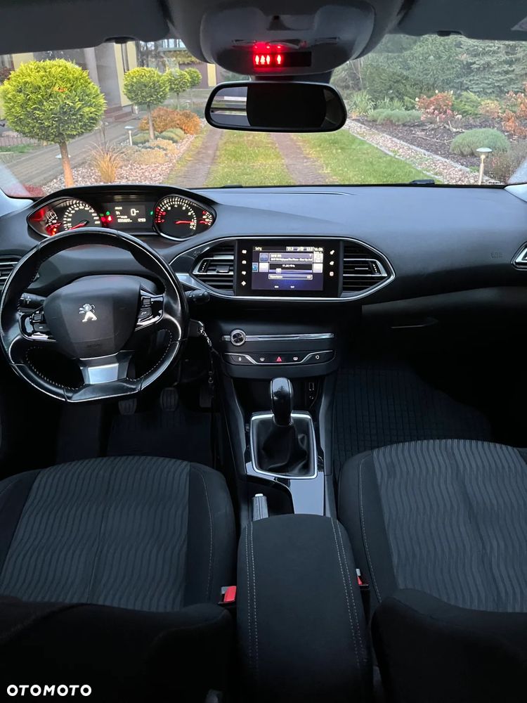 Peugeot 308 1.2 PureTech Business Line S&S - 7