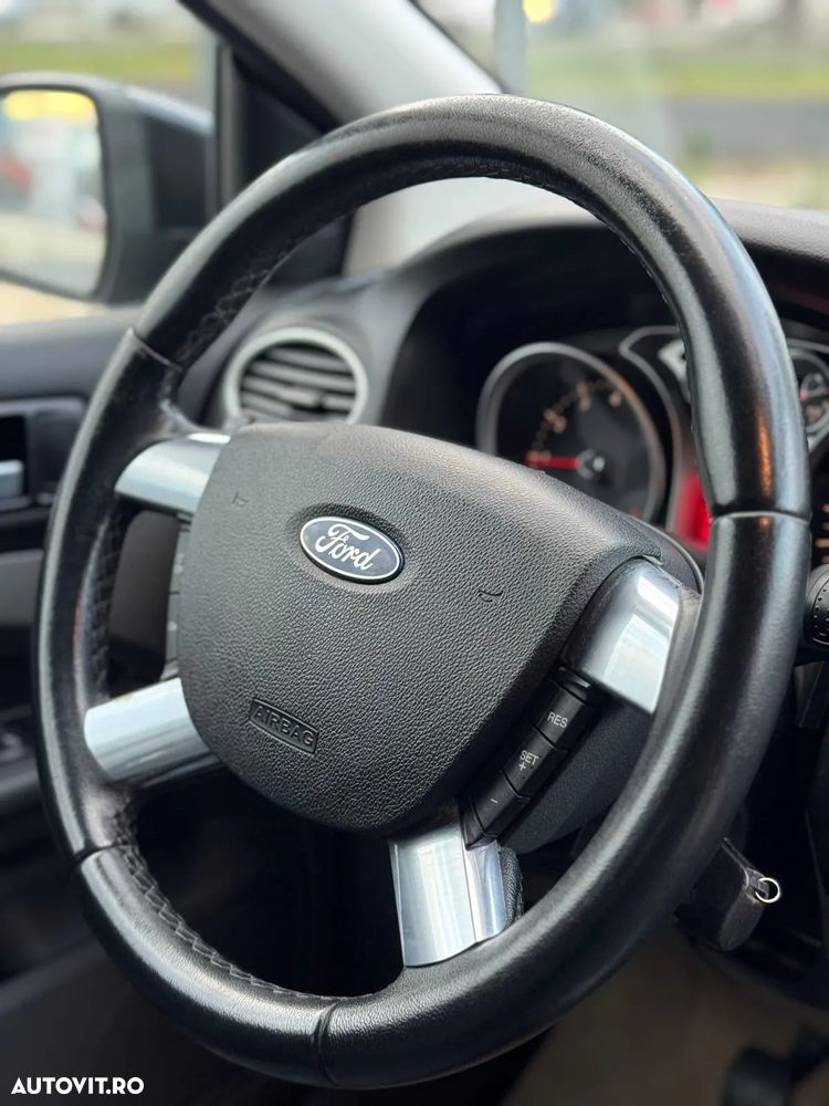 Ford Focus 1.6 16V Black Magic - 14