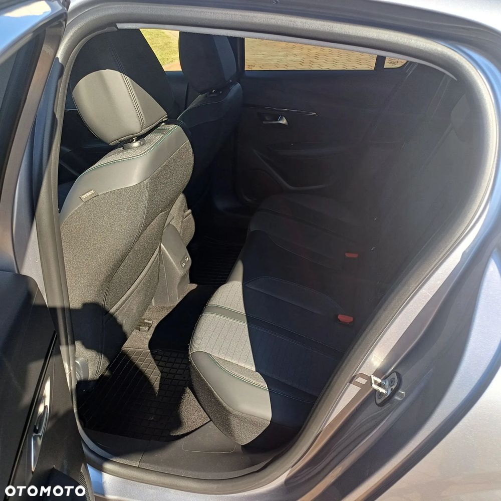 Peugeot 208 - 6