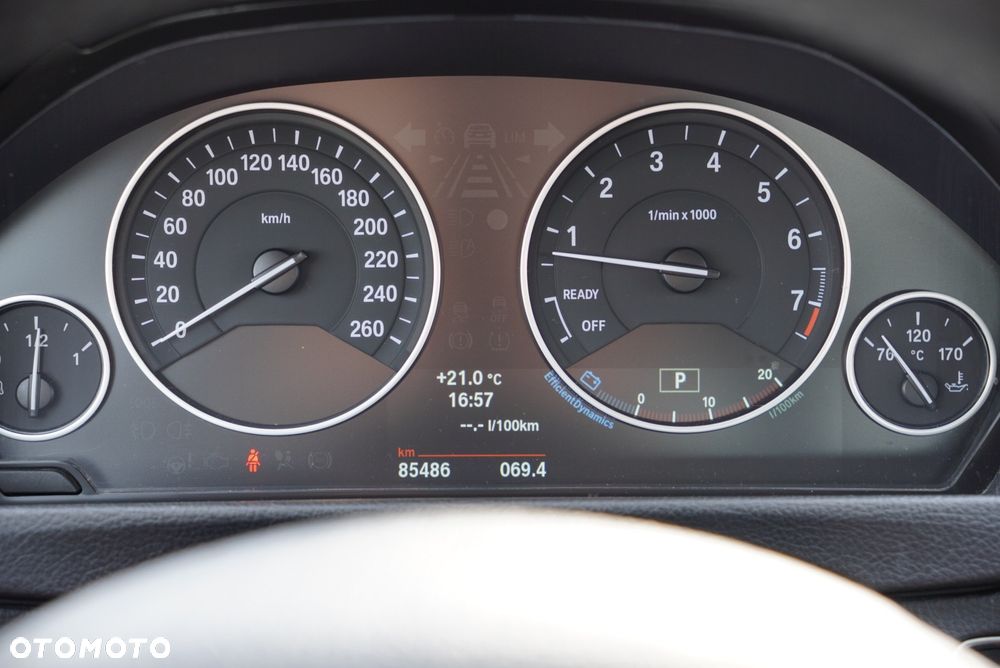 BMW Seria 3 328i xDrive Luxury Line - 15