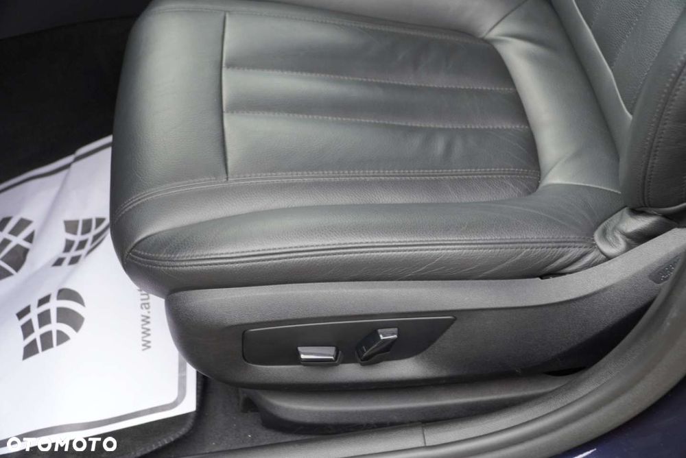 BMW Seria 5 520d Sport Line sport - 13