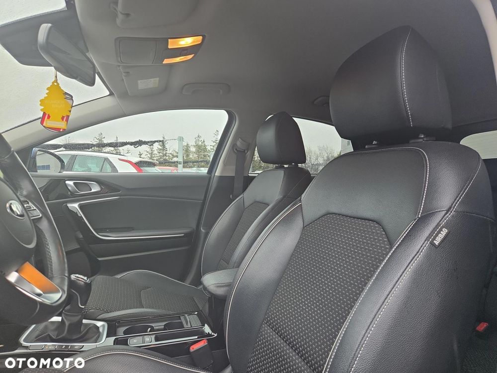 Kia XCeed 1.6 T-GDI L Business Line - 12