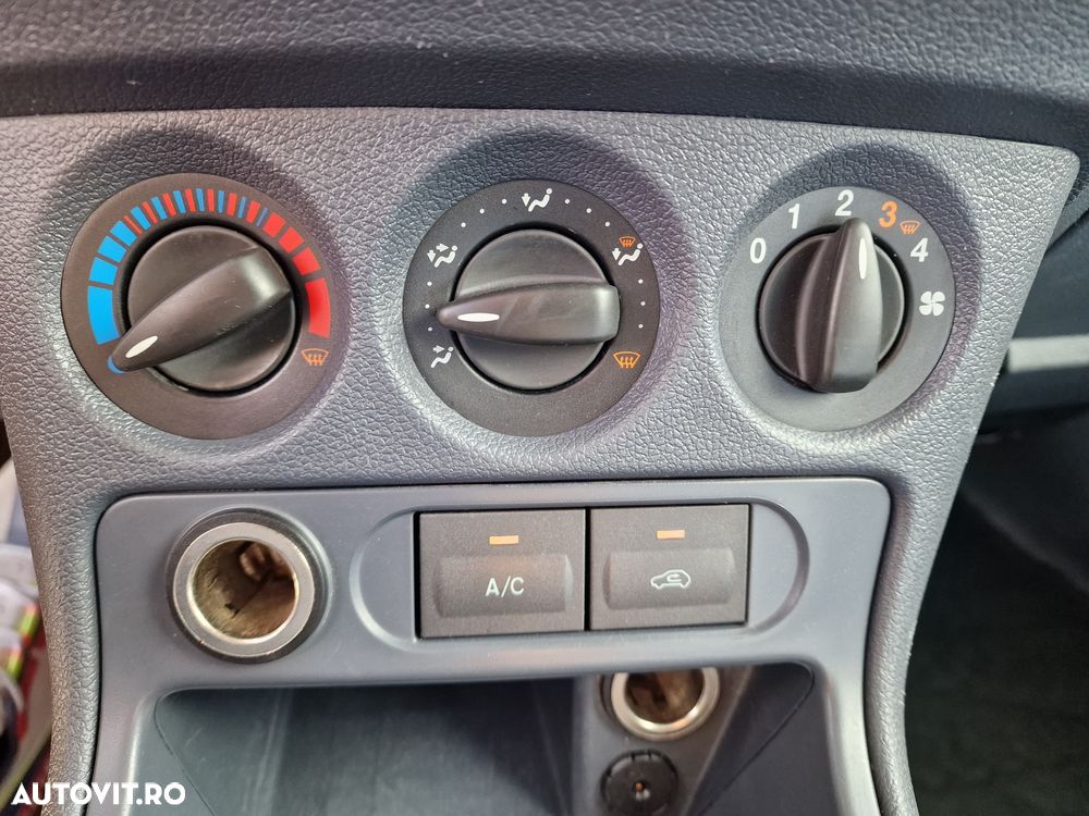 Ford Transit Connect - 10