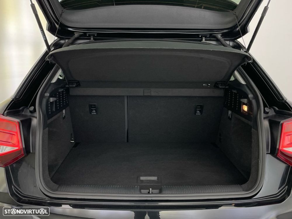 Audi Q2 30 TFSI Advanced — fotografia 13