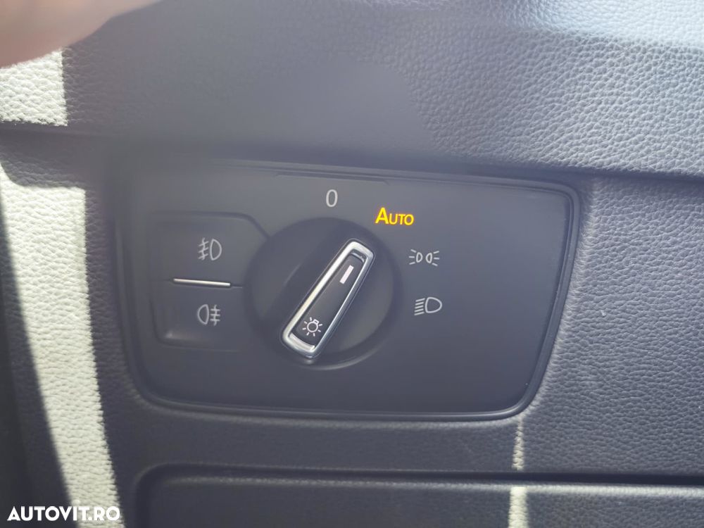 Volkswagen Passat 2.0 TDI DSG Comfortline - 29