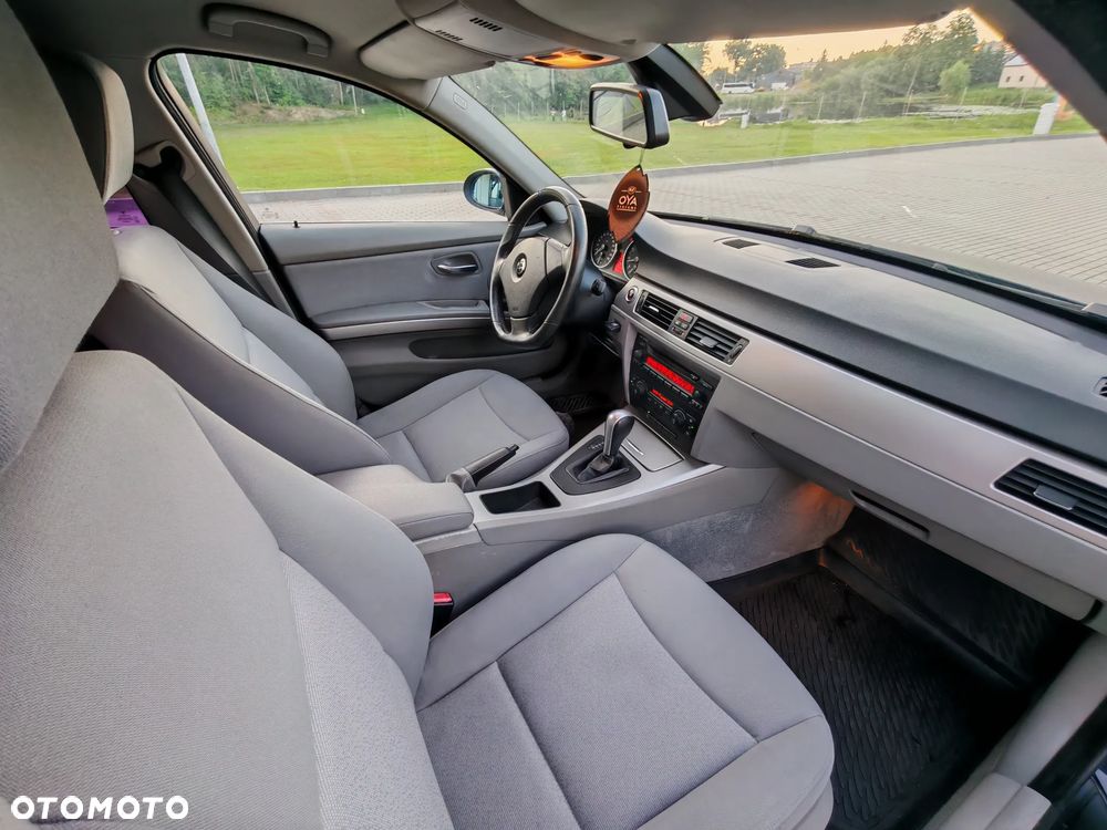 BMW Seria 3 325i - 7