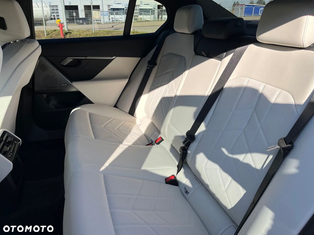 BMW Seria 5 - 17